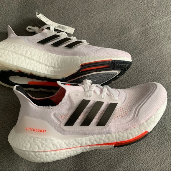 Brand New Adidas UltraBOOST Light Running Shoes👟👟👟👟🥰🥰🥰 - Picture 12 of 14